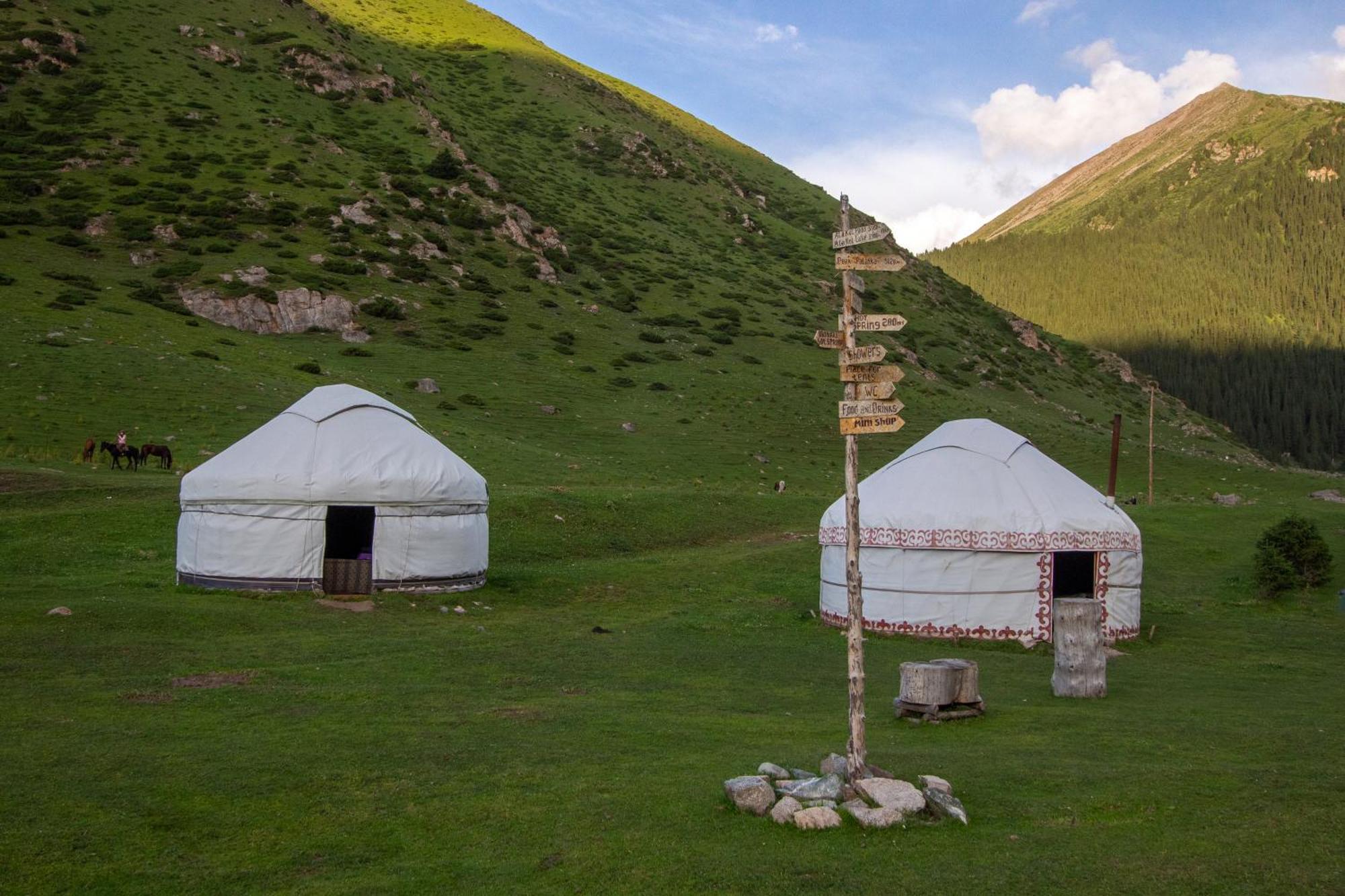 Eco Yurt Camp Arashan Hotel Teploklyuchenka Exterior photo