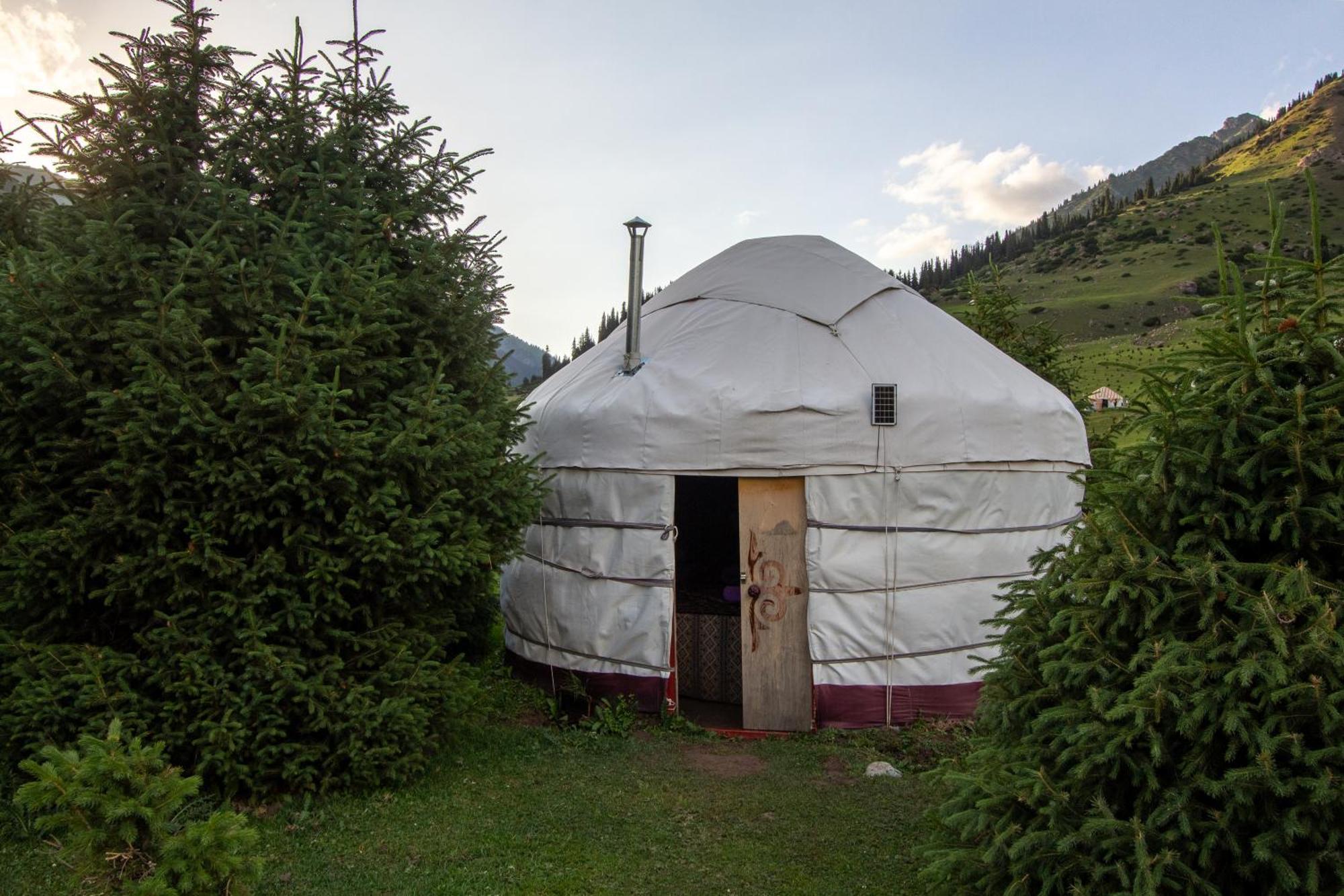 Eco Yurt Camp Arashan Hotel Teploklyuchenka Exterior photo